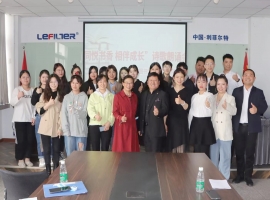 “同悦书香 相伴成长”集团第一届诗歌朗诵会圆满举行